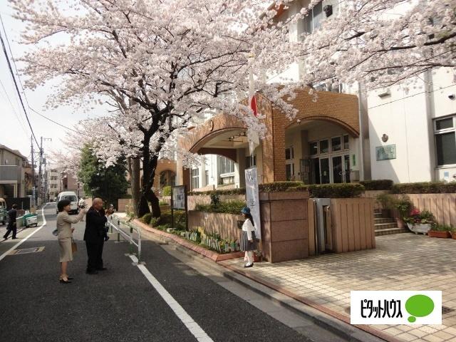 文京区立汐見小学校：145m
