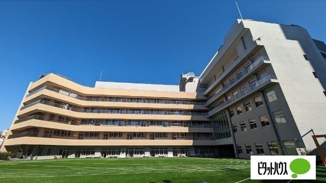 千代田区立お茶の水小学校：1316m