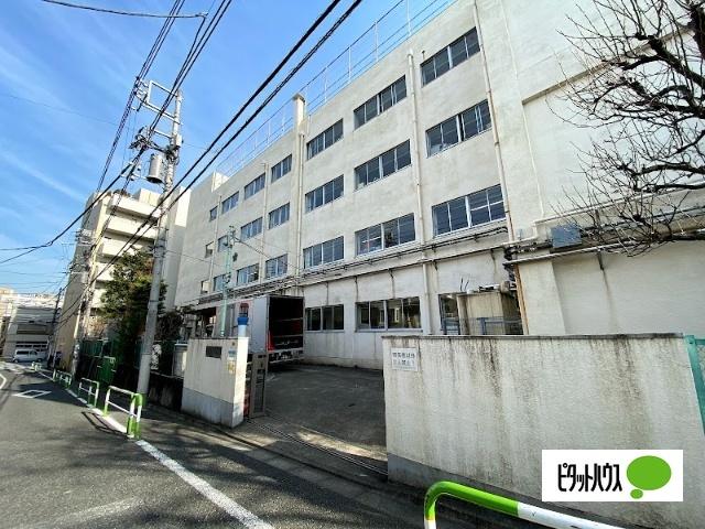文京区立大塚小学校：155m