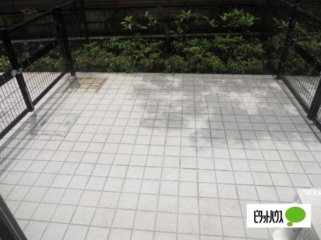 サンピエス根津（102） 庭