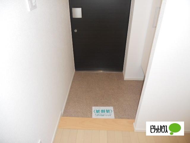 サンピエス根津（102） 玄関