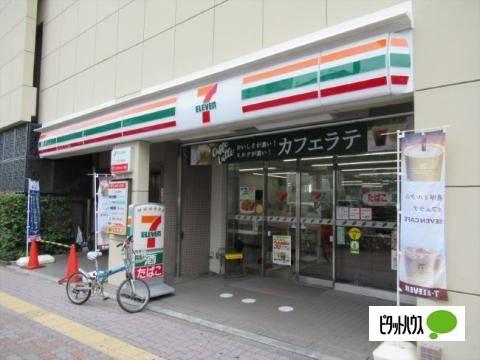 セブンイレブン文京千石駅前店：103m