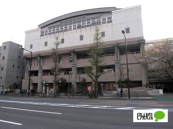 文京区立昭和小学校：354m