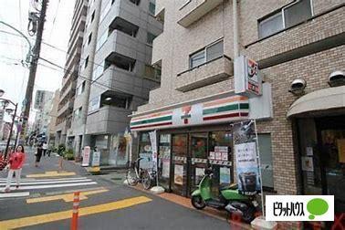 セブンイレブン根津駅前店：303m