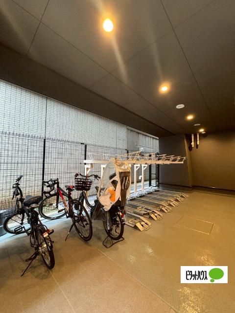 ジオエント本郷三丁目（303） 駐車場