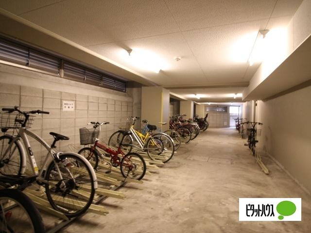 コンフォリア文京白山（0604） 駐車場