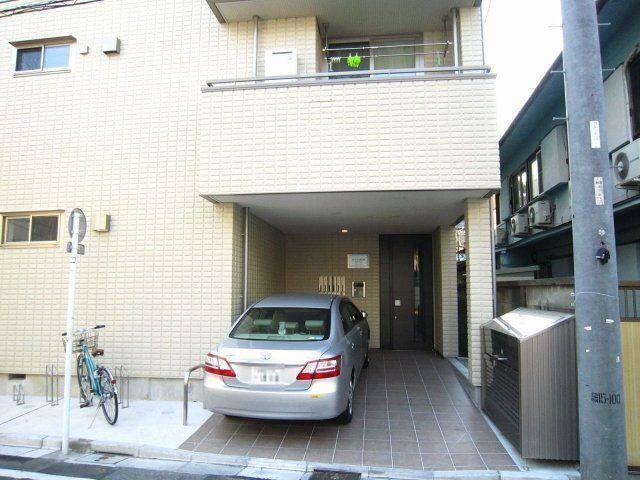 ステラ本郷（302） 駐車場