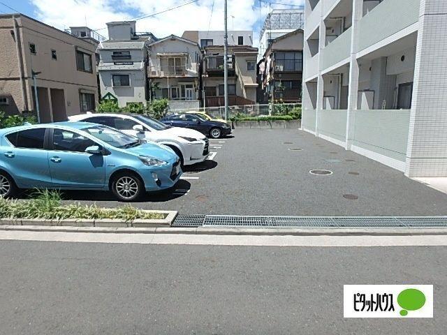 プライムアーバン千駄木（403） 駐車場