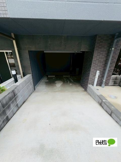 タスキプライムテラス後楽園（304） 駐車場