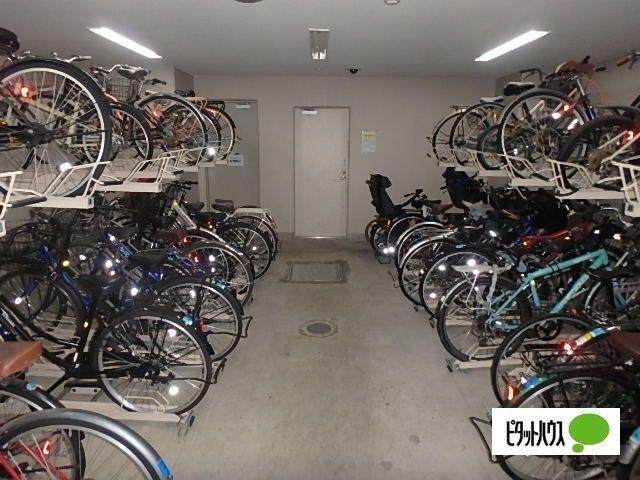 スカイコート後楽園壱番館（1003） 駐車場