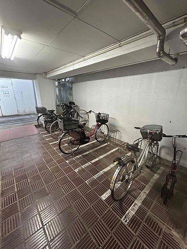 ドミール千駄木（1002） 駐車場