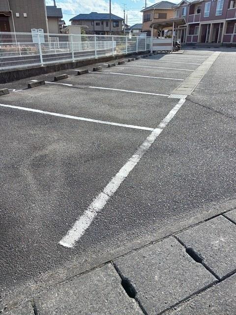 フォンテーヌＡ（102） 駐車場