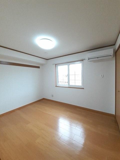 シャンゼリゼ弐番館（102） 室内