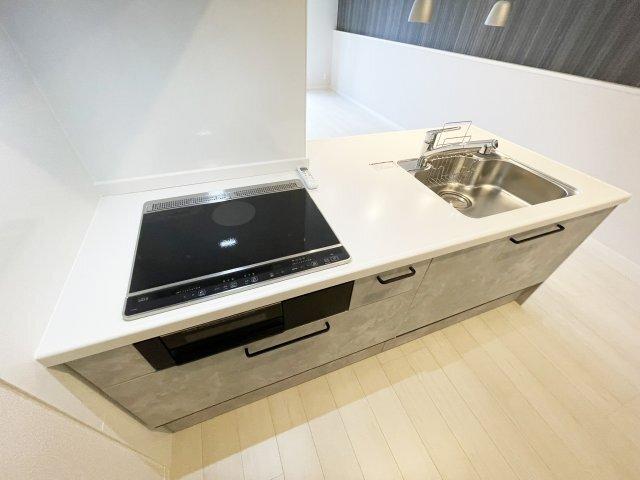 シャーメゾンプレミアス下助任 キッチン