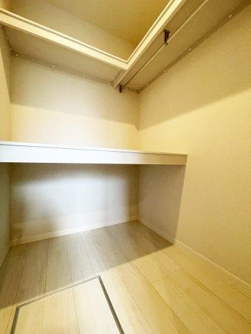シャーメゾンプレミアス下助任 収納
