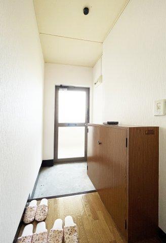 小西ビル 玄関