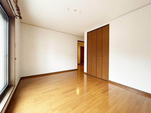 八万町橋本一戸建 リビング