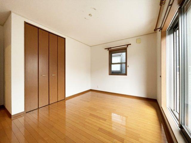 八万町橋本一戸建 リビング