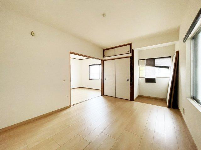 八万町内浜一戸建 リビング