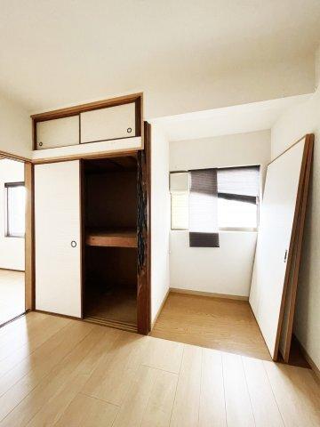 八万町内浜一戸建 リビング