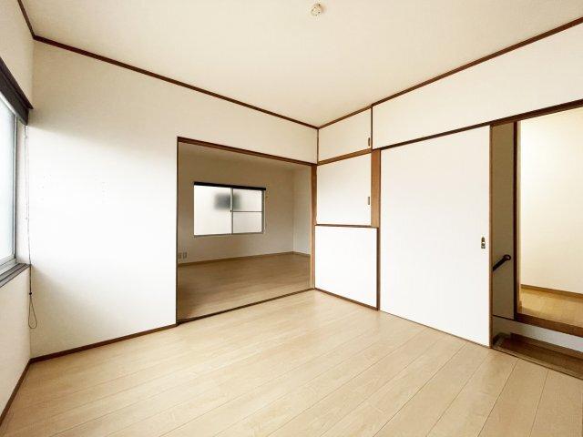 八万町内浜一戸建 リビング