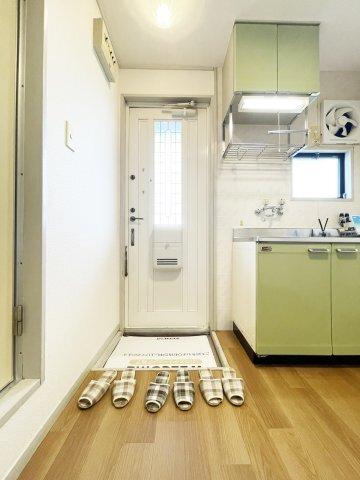 プレジール南昭和 玄関