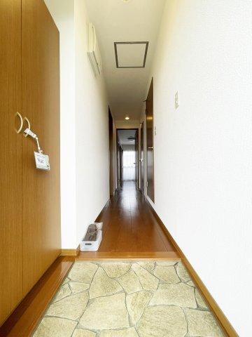 ウィルモア夷山　Ｂ棟 玄関