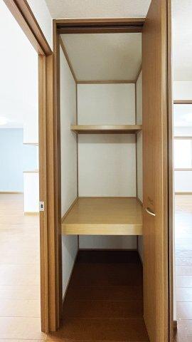 グランシャリオ　E棟 収納