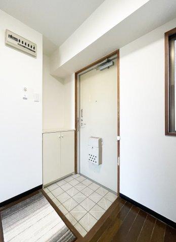 アンソレイエ弐番館 玄関