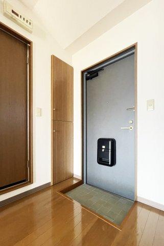 パレスノア 玄関