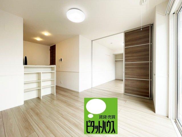 クレスト八万 リビング
