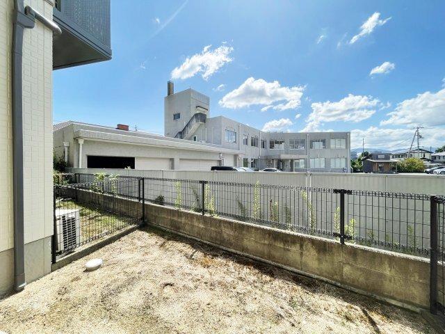 シャーメゾン　Ⅲ番館 庭