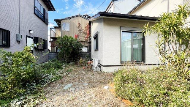 下助任町１丁目10-20 庭