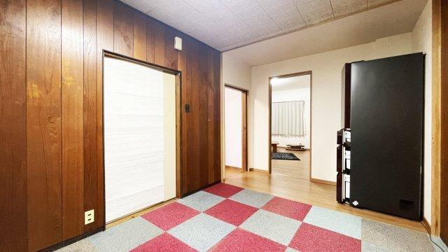 下助任町１丁目10-20 リビング