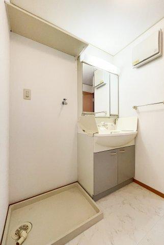 ファミール三軒屋　Ａ棟 洗面