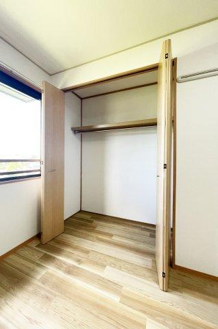ファミール三軒屋　Ａ棟 リビング