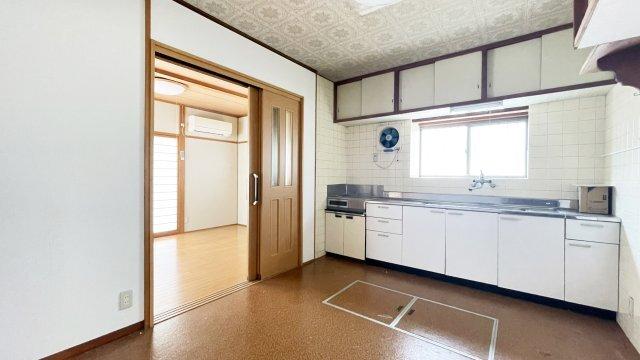 撫養町木津字南川屋482-20　借家 リビング
