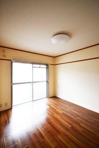 イータウン矢三Ⅰ リビング