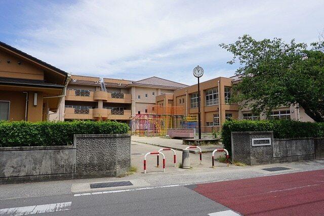 佐古小学校：450m