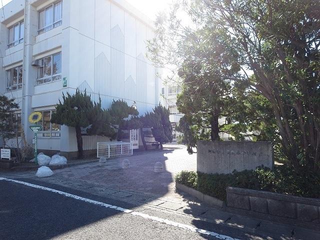 見能林小学校：350m