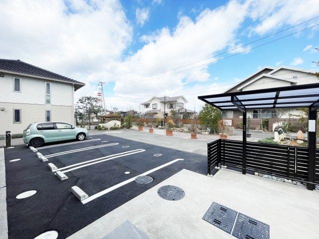 グランフォーレ蔵本 駐車場