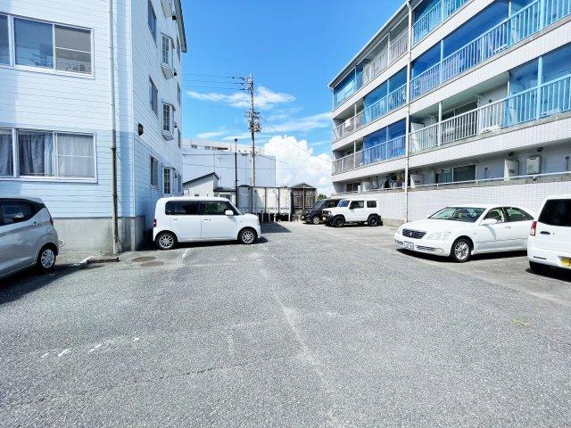 ギャラック国府Ⅲ 駐車場