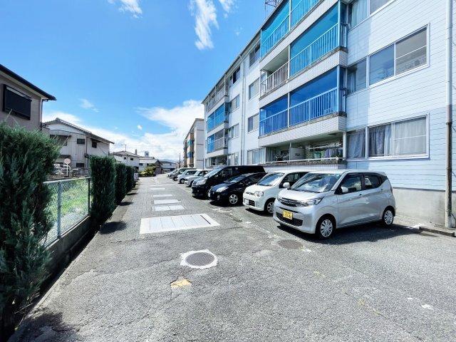ギャラック国府Ⅲ 駐車場