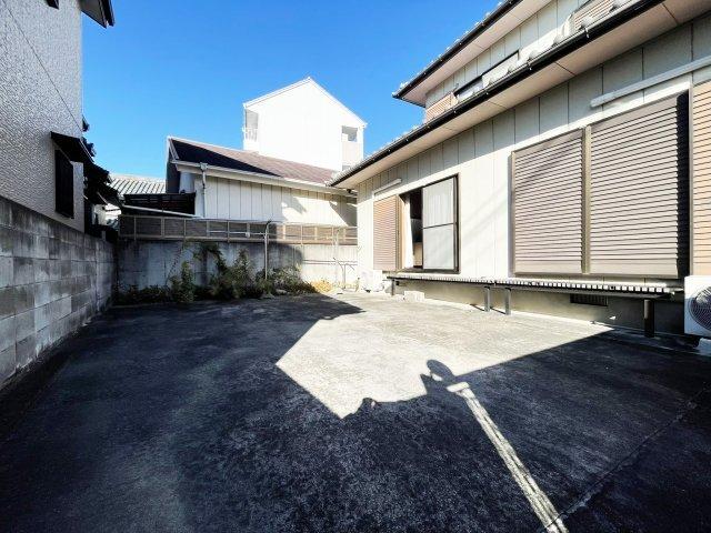 昭和町借家 駐車場