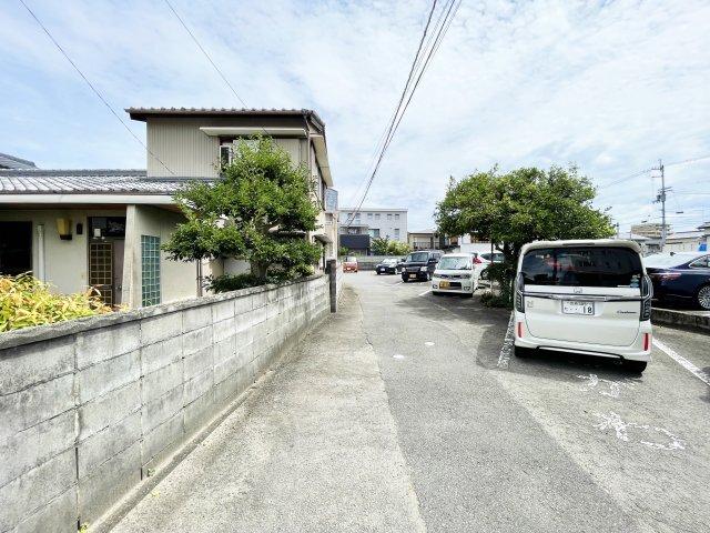 エクセレントハイツ住吉 駐車場