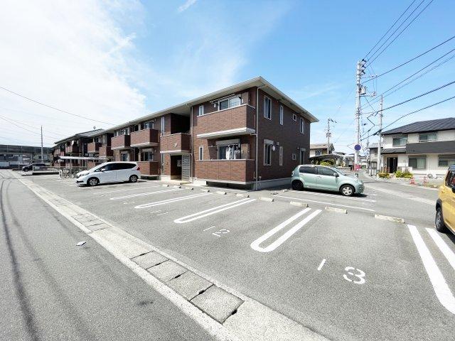 アムール　Ｆ棟 駐車場