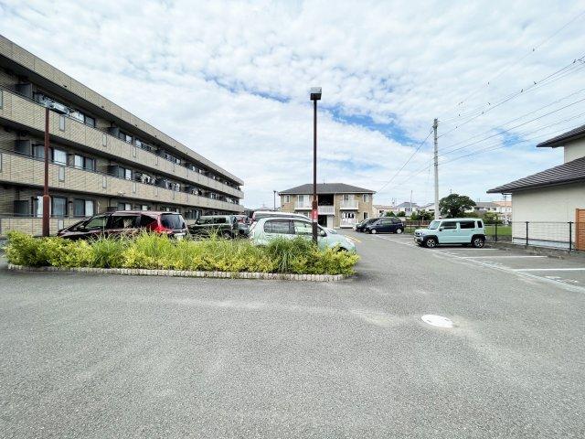 リバーパーク　Ａ棟 駐車場