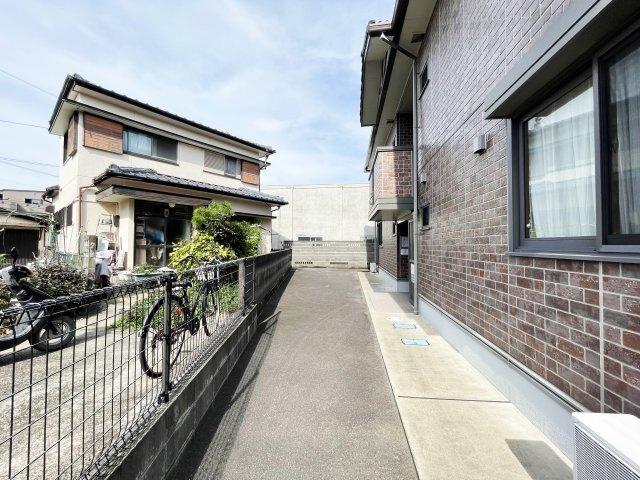メゾン・ラフィーネ　A棟 駐車場