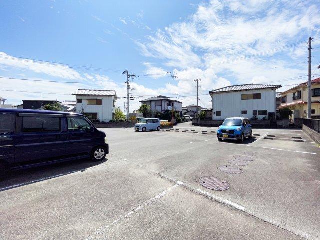 Comforce 橋本 駐車場