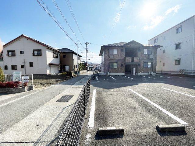 シャン･ド･フルール　B棟（B202） 駐車場